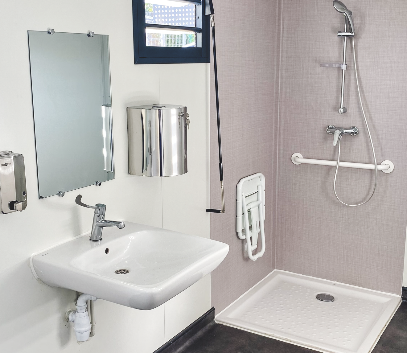 Sanitaire-Jipé-location2